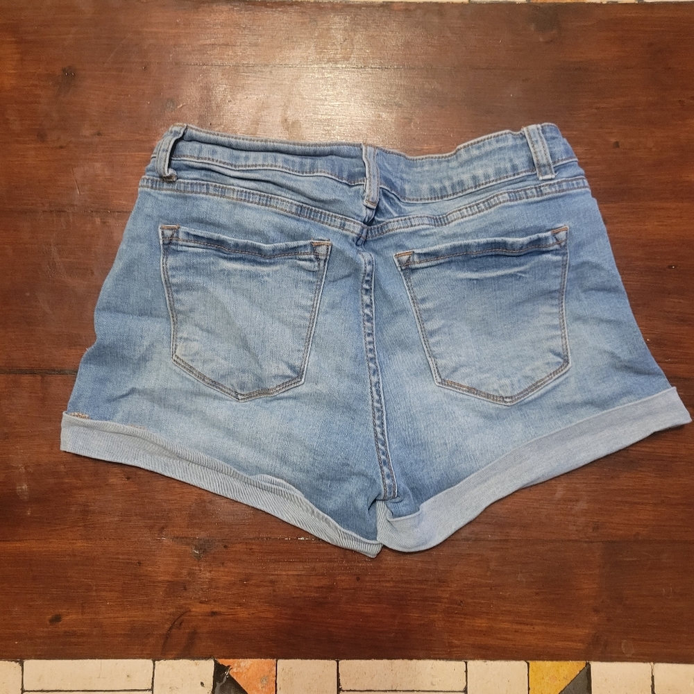 Size 12 KanCan shorts